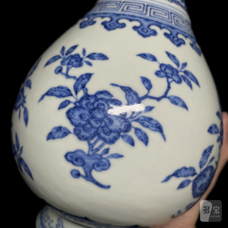 清道光 青花折枝花果纹蒜头瓶 - 图11
